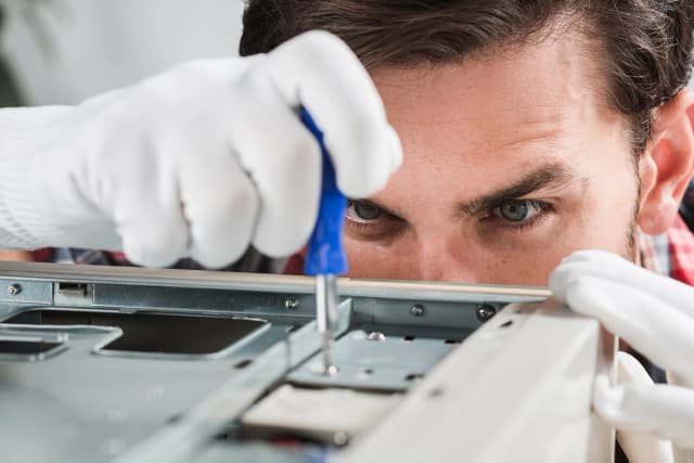 Manutenzione delle attrezzature elettromedicali: verifiche e registro